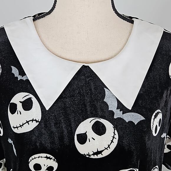 Torrid Disney The Nightmare Before Christmas Velvet Dress Plus Size 3 | 22-24 - Picture 4 of 15